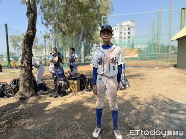 ▲外野手簡書曜。（圖／記者胡冠辰攝）