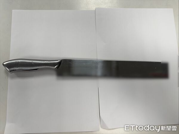 ▲▼余男犯後主動到派出所自首，主動交付犯案用西瓜刀，警方訊後依殺人未遂移送偵辦             。（圖／記者陳以昇翻攝）