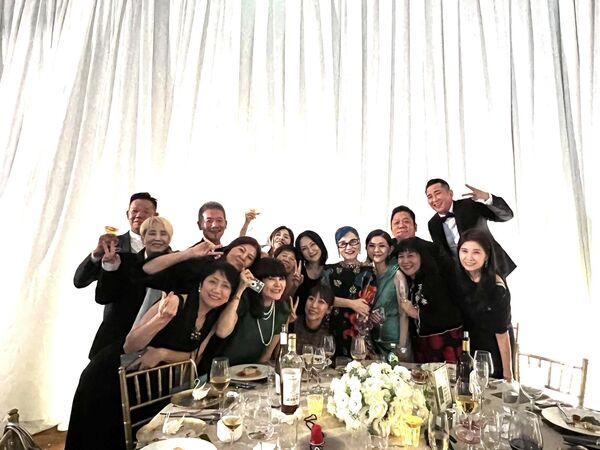 ▲▼梁朝偉夫婦現身台北婚宴!陣容超豪華。(圖/翻攝自Facebook/李明依emi)