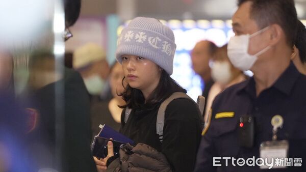 ▲▼ 直擊／子瑜隨TWICE返韓了！點頭「唱得很開心」　200歌迷溫馨送機。（圖／記者吳睿慈攝）