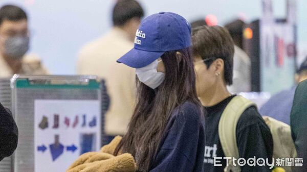 ▲▼ 直擊／子瑜隨TWICE返韓了！點頭「唱得很開心」　200歌迷溫馨送機。（圖／記者吳睿慈攝）