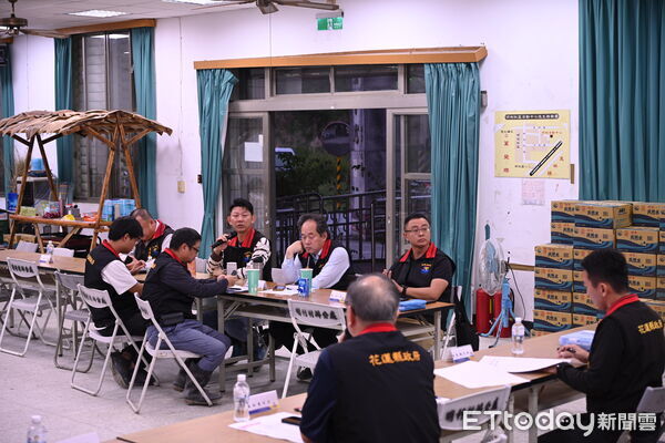 ▲鳳凰颱風第九次災後復原會議，由代理秘書長饒忠主持。（圖／花蓮縣政府提供，下同）