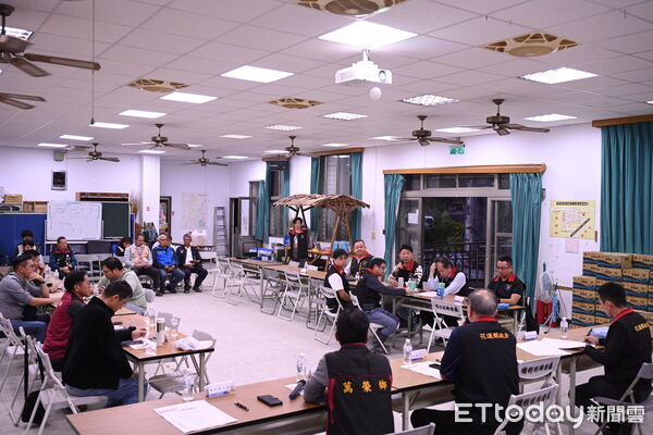 ▲鳳凰颱風第九次災後復原會議，由代理秘書長饒忠主持。（圖／花蓮縣政府提供，下同）
