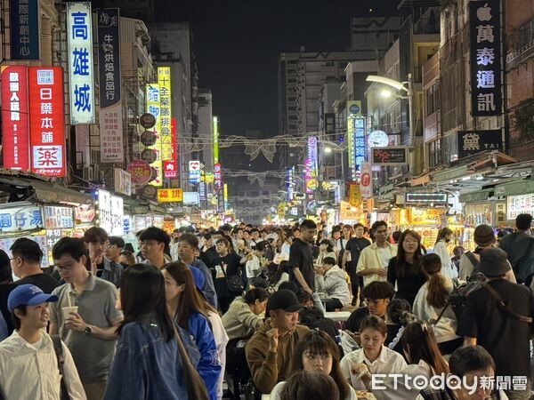 ▲▼ TWICE太狂！高雄開唱創5億觀光產值　陳其邁預告：世運明年已全滿。（圖／記者賴文萱翻攝）