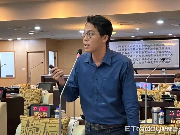 ▲李宗霖指出，蘇丹紅與芬普尼事件接連爆發，要求市府加強稽查、迅速清查避免市民受害。（記者林東良翻攝）