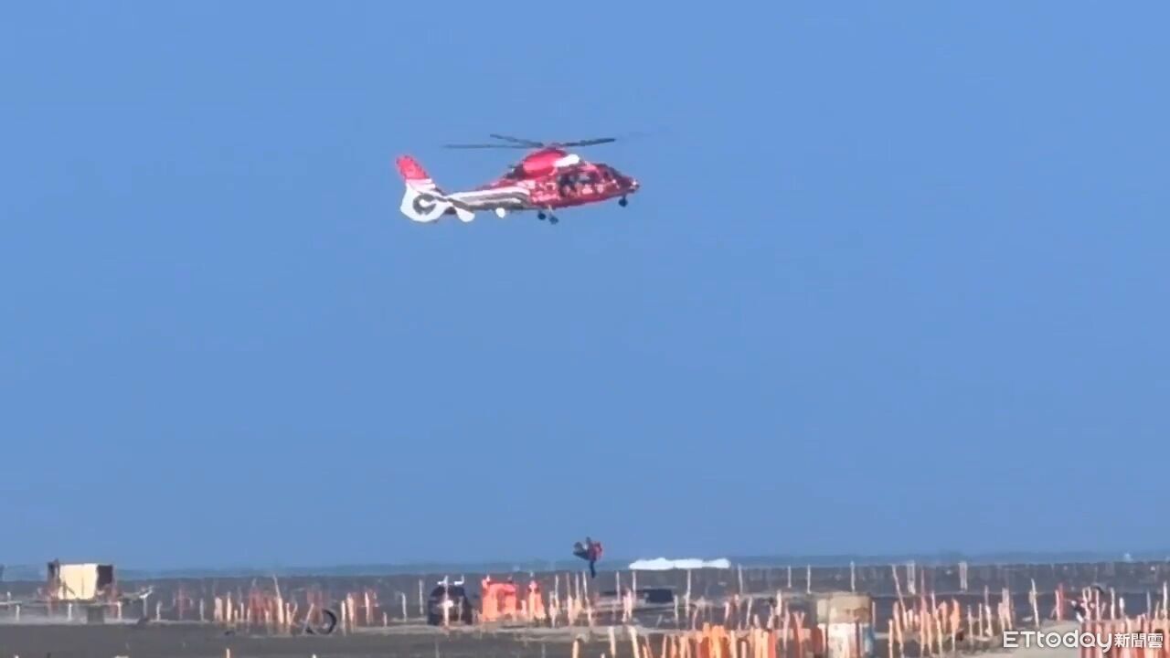 彰化伸港蚵道2釣客不慎落海　出動直升機救援1死1命危