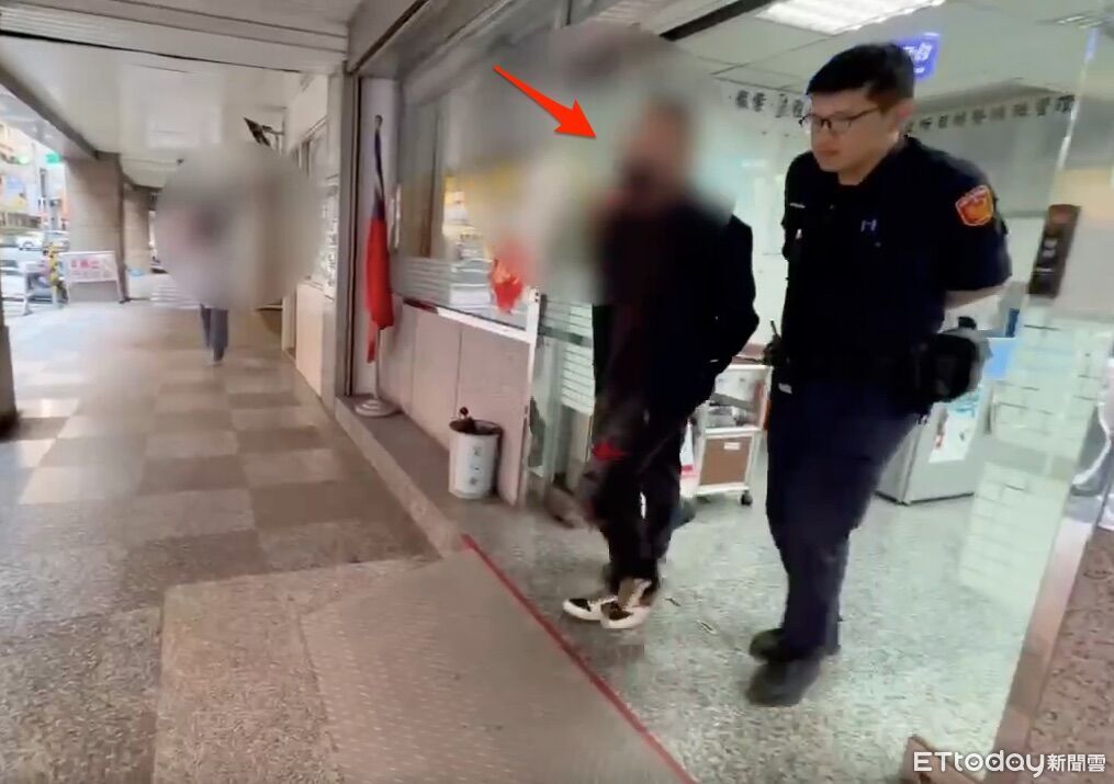 不滿妹妹遭家暴 新莊男持西瓜刀追砍她男友!犯後帶刀投案