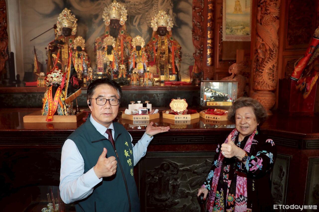 黃偉哲迎駕北港媽祖 盼庇佑台南將軍、北門災後平安復原