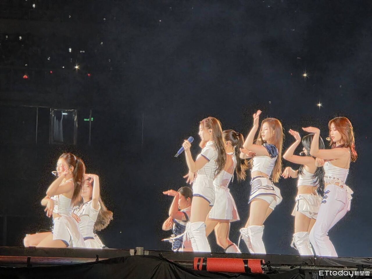 唱TWICE歌遭客罵！老闆反擊「愛周子瑜不行喔」再嗆1句　笑翻全場