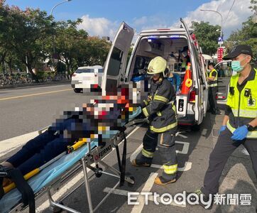 快訊／板橋高鐵站「1女摔下月台」！頭部流血　送醫救治中