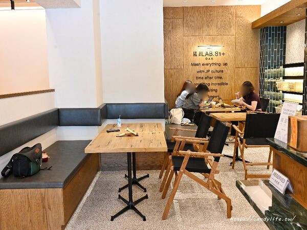 ▲▼台中質感露營風咖啡館「THE OAK LAB 81+」，咖啡、輕食、甜點、選品展覽。（圖／部落客糖糖提供）