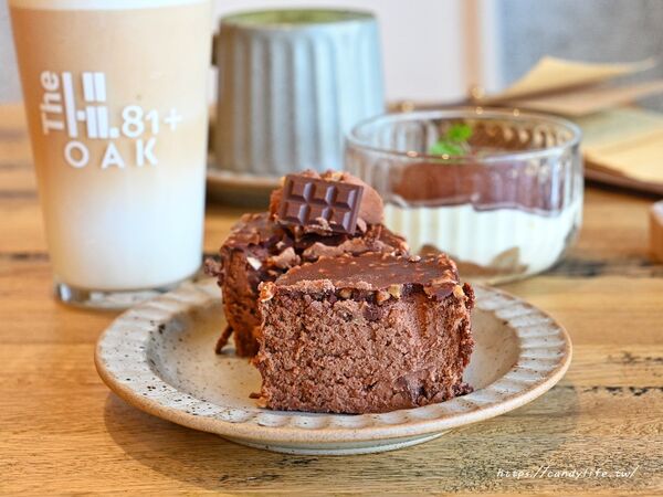 ▲▼台中質感露營風咖啡館「THE OAK LAB 81+」，咖啡、輕食、甜點、選品展覽。（圖／部落客糖糖提供）