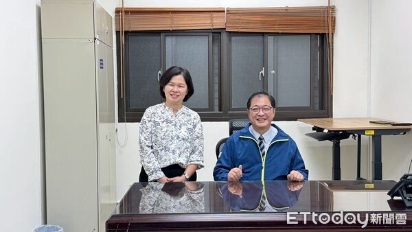 ▲法務部長鄭銘謙南下主持案情研析室揭牌，肯定南檢在偵查與行政業務的努力。（記者林東良翻攝，下同）