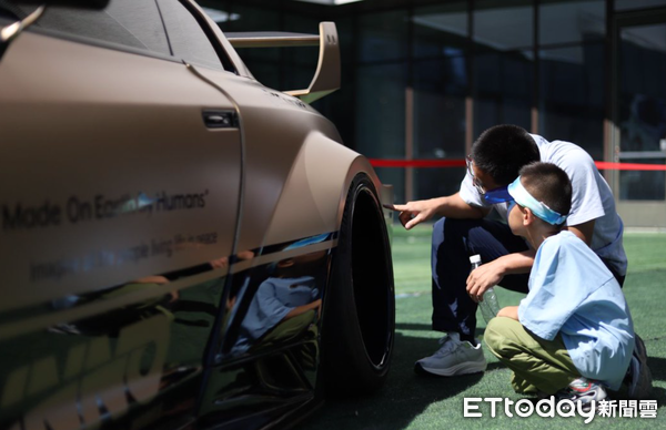 ▲▼  北京「車之光瀛」汽車攝影展日前在亦莊登場  ，東瀛戰神」搬來現場，全大陸「唯一」一台         。（圖／記者任以芳攝）