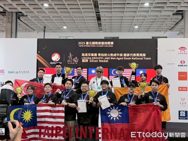 ▲崑大餐飲系學生於「2025台北國際廚藝挑戰賽」奪下10面獎牌，展現跨文化料理實力。（記者林東良翻攝，下同）