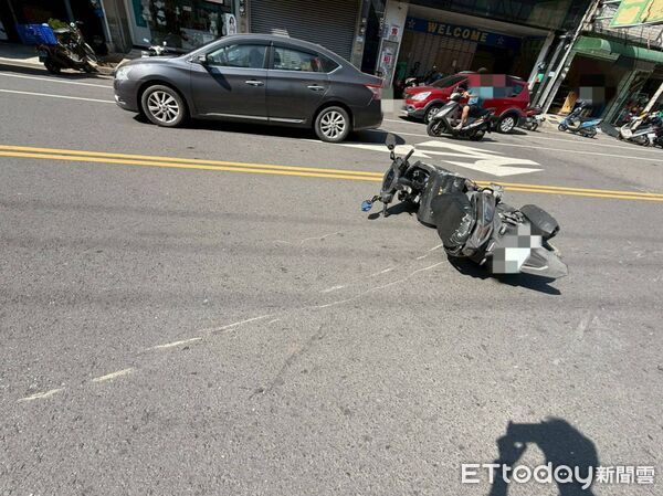 ▲東港鎮中正路交通事故。（圖／記者陳崑福翻攝）