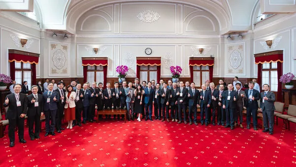 ▲▼總統賴清德接見「中華民國診所協會全國聯合會及各縣市診所協會理事長」。（圖／總統府提供）