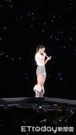 ▲▼多賢其實哭了兩天！　「子瑜哽咽唸信520字」TWICE默默擦淚被拍。（圖／讀者提供）