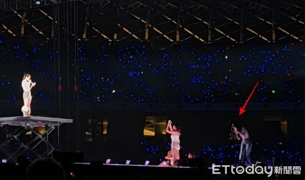 ▲▼多賢其實哭了兩天！　「子瑜哽咽唸信520字」TWICE默默擦淚被拍。（圖／讀者提供）