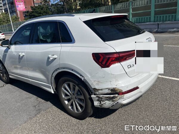 ▲▼             北市建國高架救護車、遊覽車、奧迪3車追撞，造成3人受傷。（圖／記者張君豪翻攝，下同）