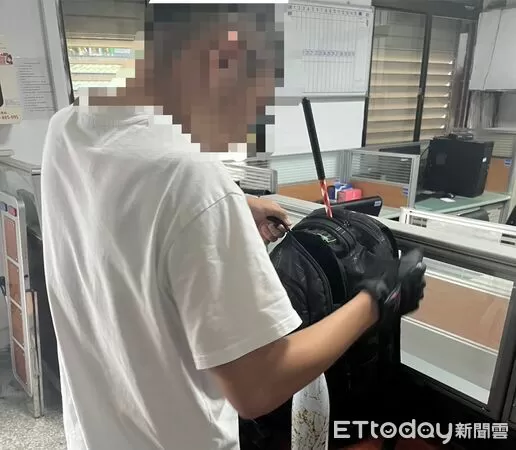 ▲為民服務不打烊，太麻里警協助民眾找回遺失後背包。（圖／記者楊晨東翻攝）