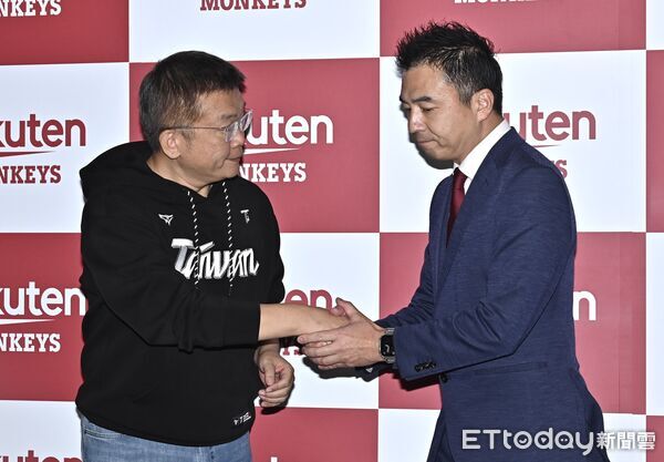 ▲  中職樂天桃猿今天召開記者會，日籍高層亞洲CEO葛城崇發布球團最新人事異動，樂天桃猿任命日本東北樂天金鷲社長森井誠之暫代樂天桃猿執行長，中職會長蔡其昌一同出面說明早先溝通過程  。（圖／記者李毓康攝）