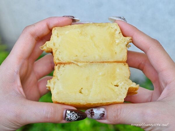 ▲▼「嘴笑目笑紅豆餅」顆顆爆餡只要10元好誇張，每人限購10顆。（圖／部落客糖糖提供）