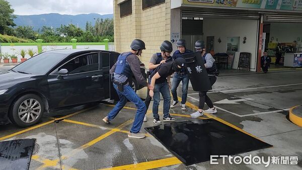 ▲台東關山加油站實兵演練強化安全防護。（圖／記者楊晨東翻攝）