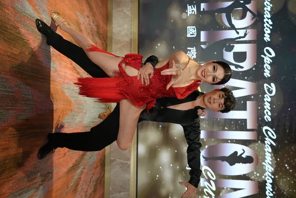 ▲廖家儀挺過兩次重大手術，登上國標舞舞台。（圖／民視提供）