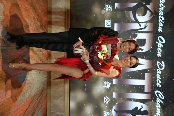 ▲廖家儀挺過兩次重大手術，登上國標舞舞台。（圖／民視提供）