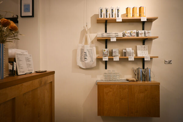 ▲▼台北古亭巷弄咖啡廳「A Small Place」，小巧溫馨，生意非常好，外酥內軟可頌必點。（圖／部落客水晶提供）