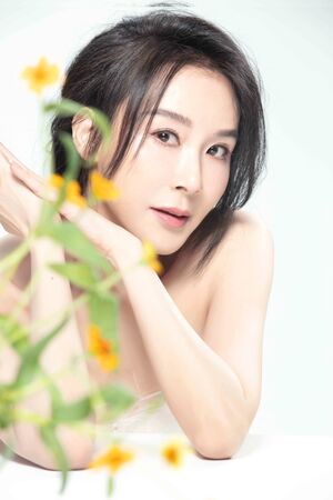 ▲蕭薔推出慈善義賣年曆。（圖／珍世美學慈善基金會提供）