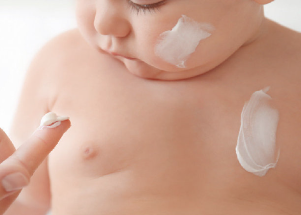 ▲知名母嬰品牌被檢出「菌落超標48倍」。（示意圖／翻攝自微博）