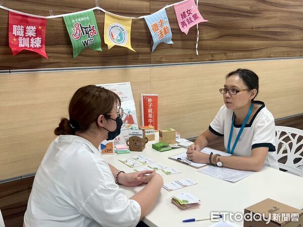 ▲▼ 面對關稅衝擊!朴子就業中心啟動偏鄉巡迴講座助民眾穩健規劃   。（圖／朴子就業中心提供）