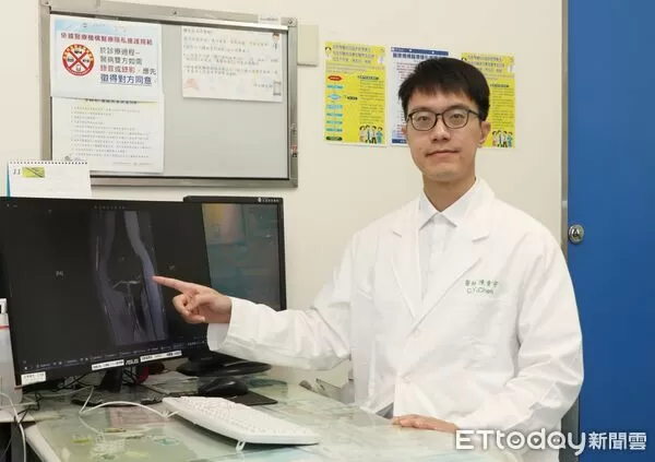 ▲陳重宇醫師表示，理學檢查及核磁共振發現女會計師肱骨外上髁炎，合併肘關節滑膜。（圖／記者游瓊華翻攝）