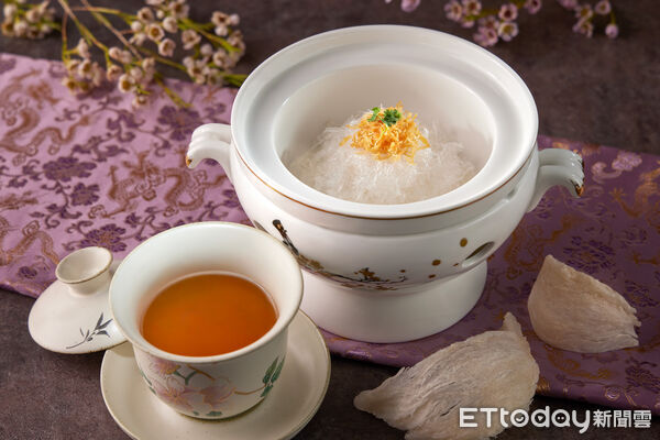▲瑤柱煎官燕佐頂上湯。（圖／台北喜來登提供）