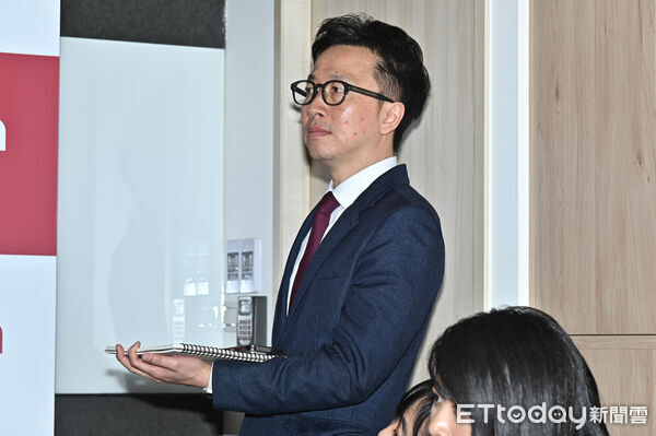 ▲▼中職樂天桃猿今天召開記者會發布球團最新人事異動，前領隊川田喜則也現身會場。（圖／記者李毓康攝）