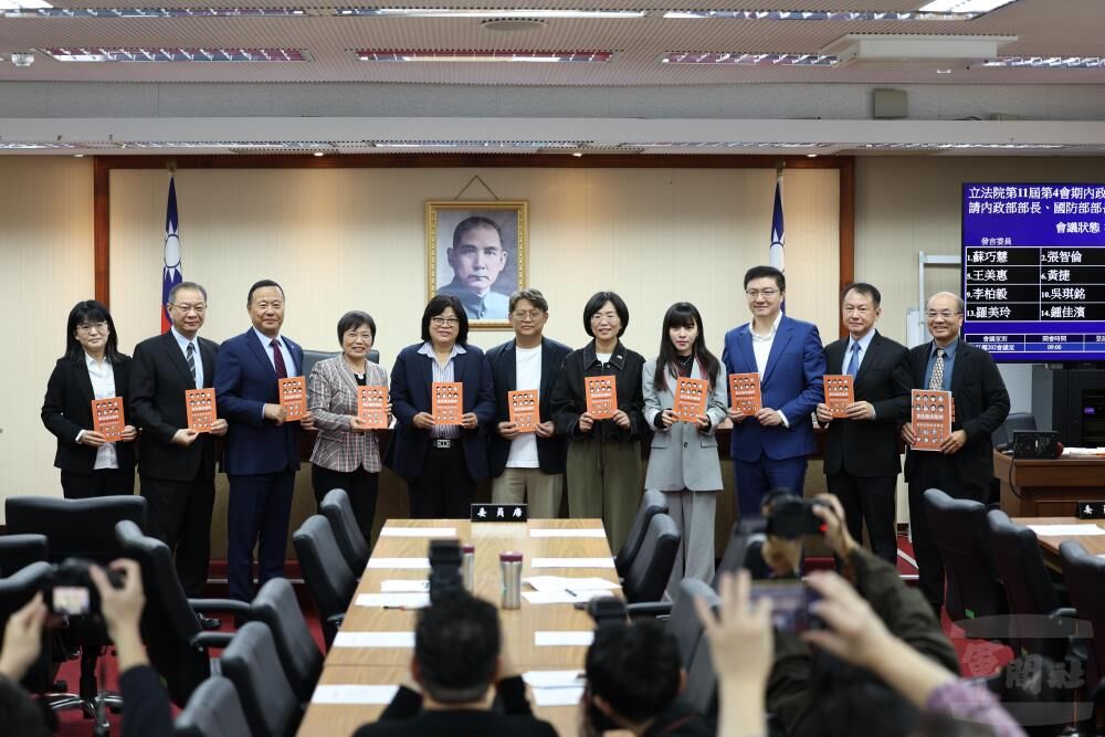 《臺灣全民安全指引》普發 柏鴻輝:路透、美聯都讚許內容實用