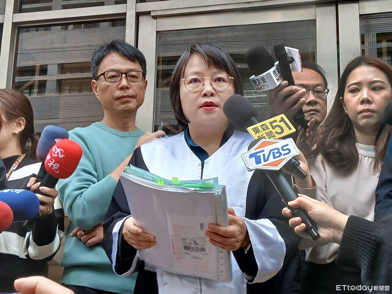 「還有人在角落裡沒有人幫忙」　黃子佼案被害人透過律師發聲