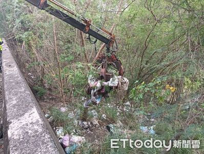 高雄垃圾山再現！旗山也淪「廢棄物天堂」　環保局怒追幕後黑手