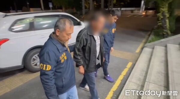 ▲車禍現場遺留自小客車「拖車鈎蓋」成為鐵證。（圖／玉里分局提供，下同）