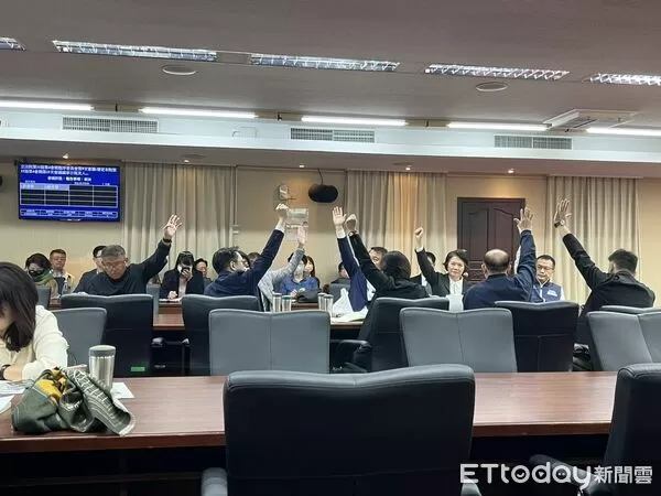 ▲▼國民黨、民眾黨25日在立法院程序委員會上投票贊成將行政院版《財劃法》修正草案暫緩列案。（圖／記者蘇靖宸攝）