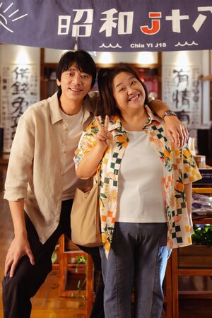 ▲鍾欣凌、信為《我們的藍調時光》到嘉義拍攝。（圖／米神國際提供）