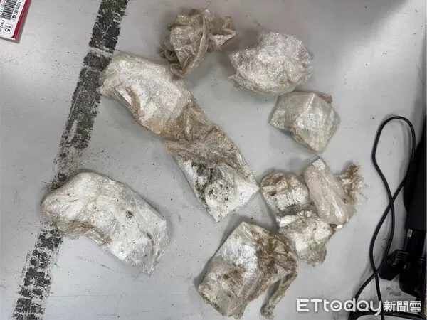 ▲▼毒蜂蜜,毒郵票。（圖／刑事局中打提供）