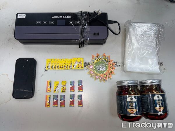 ▲▼毒蜂蜜,毒郵票。（圖／刑事局中打提供）