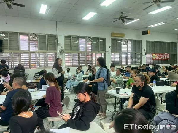 ▲▼說明會暨提案撰寫工作坊吸引近90位在地青壯年與店家業者到場參與，充分展現光復青年再出發的期待與行動力。（圖／花蓮縣政府提供，下同）