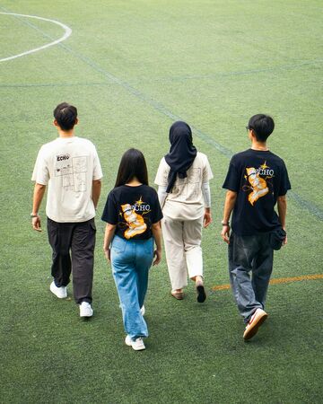 ▲▼倒著走,步行,好處。（圖／取自pexels）