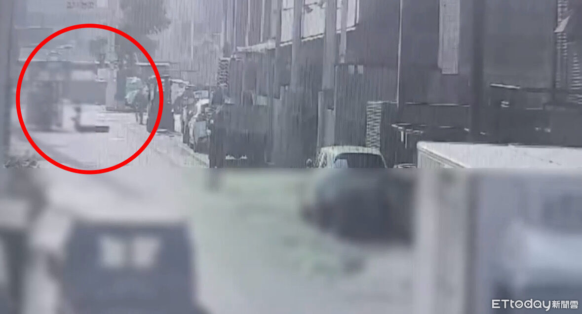 高雄海霸王驚悚畫面曝!堆高機連人帶車4樓墜落...司機活活摔死