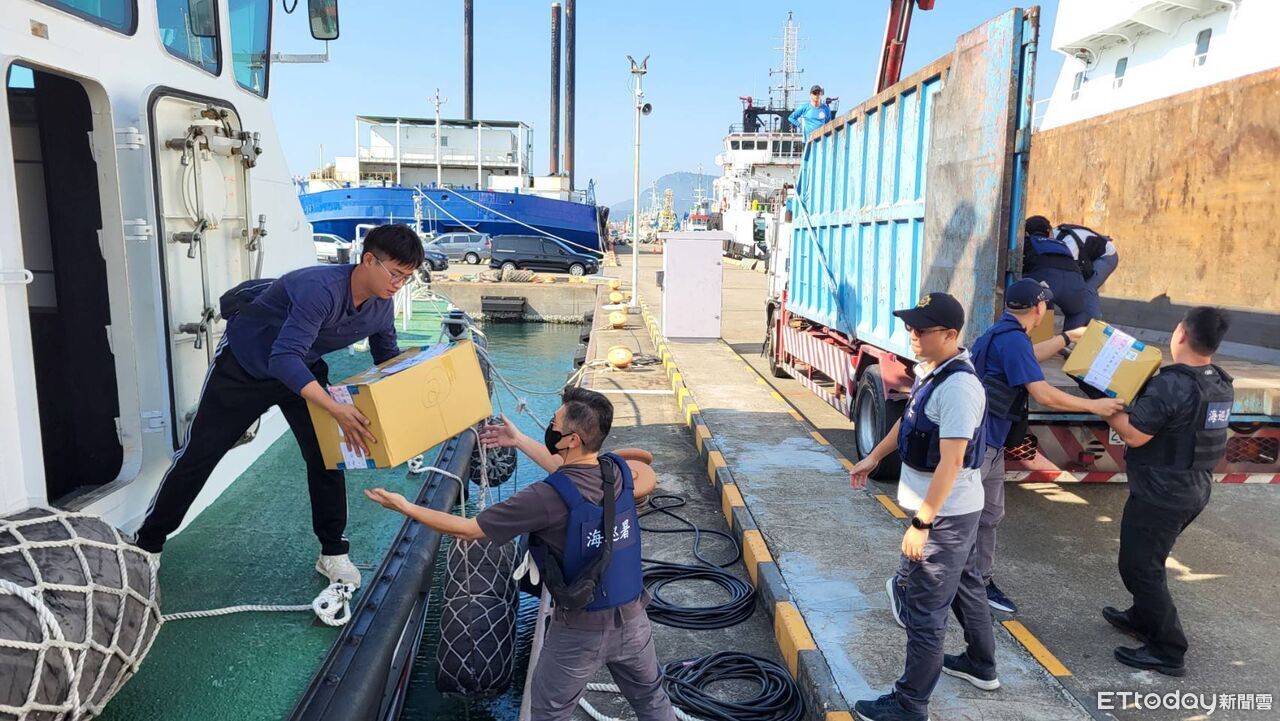 9百公斤愷他命山運抵高雄！45荷槍海巡戒護　47箱毒全燒成灰