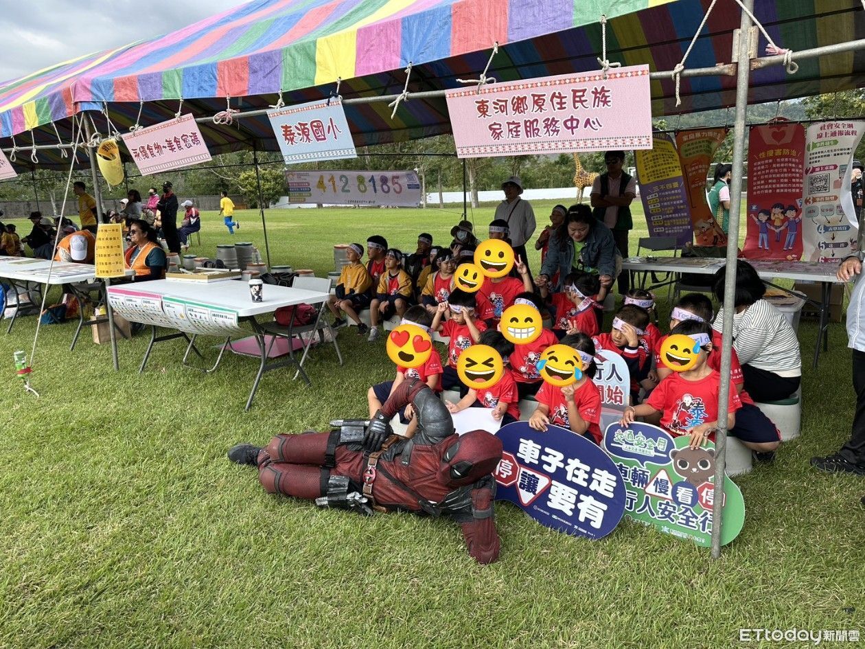 超級英雄「死侍」現身泰源國小　成功分局創意宣導吸睛又有效